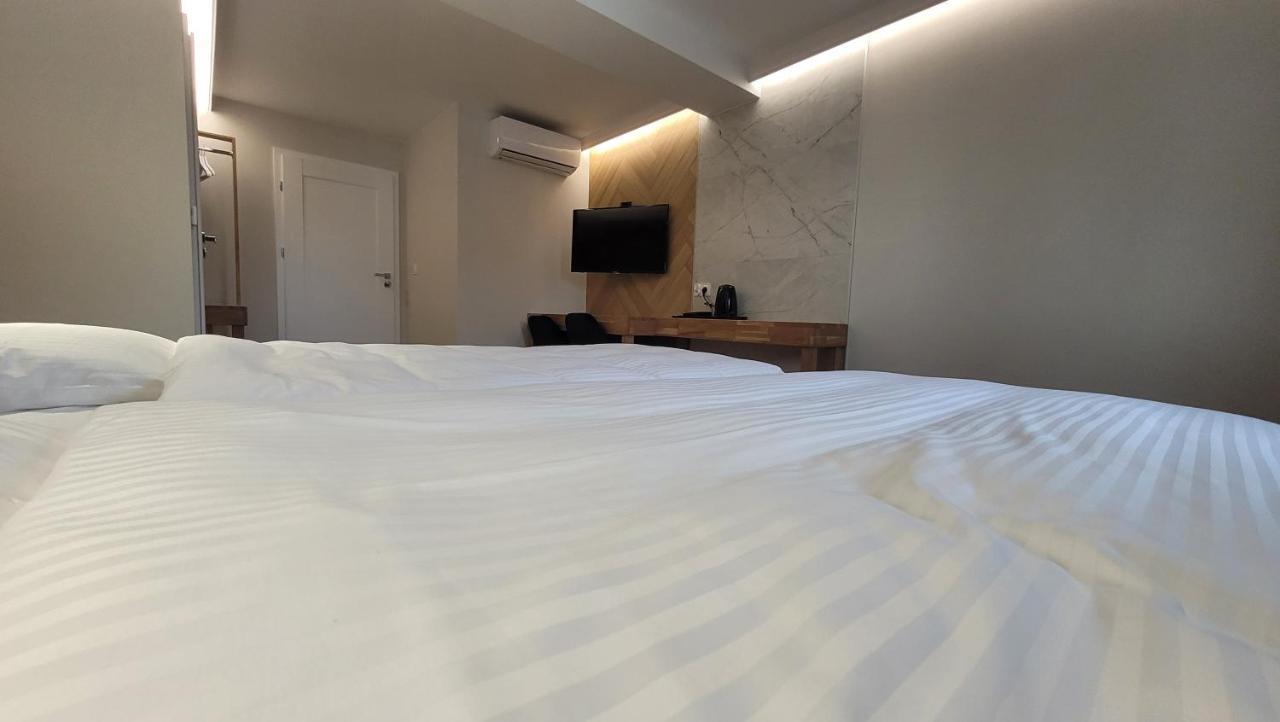 Hotel & Restauracja Wroblewscy Karniewo Экстерьер фото