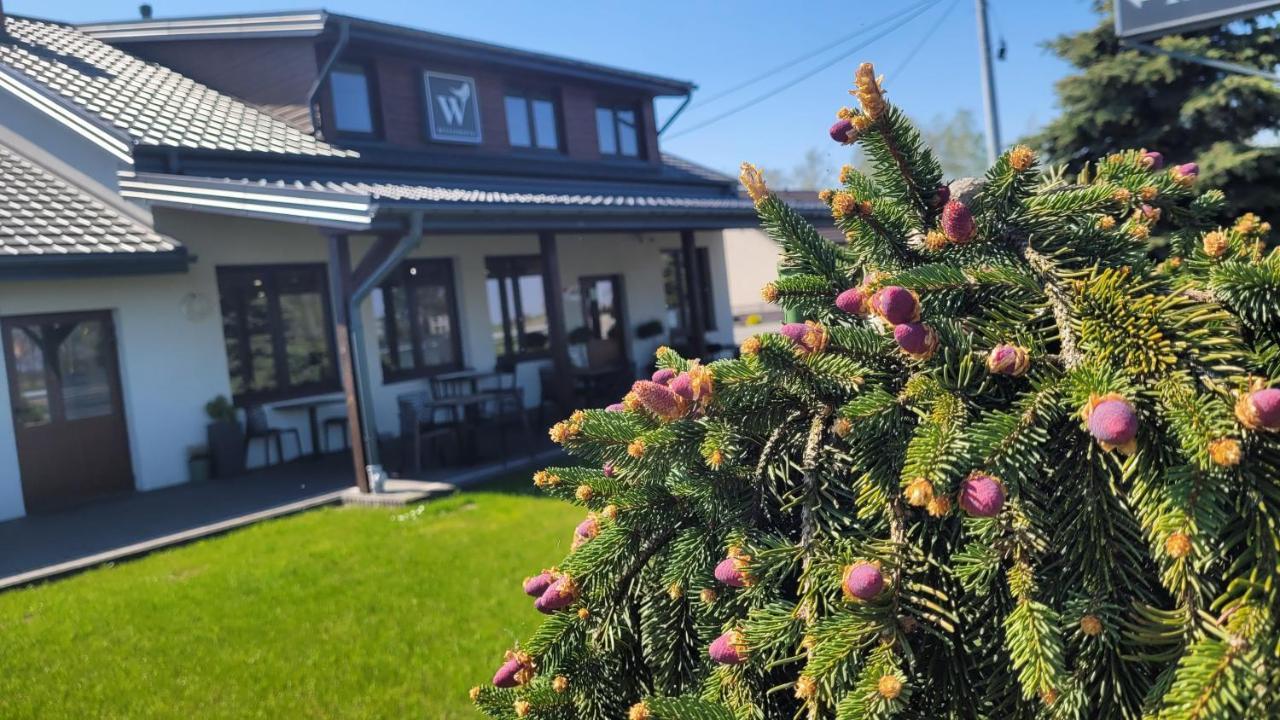 Hotel & Restauracja Wroblewscy Karniewo Экстерьер фото