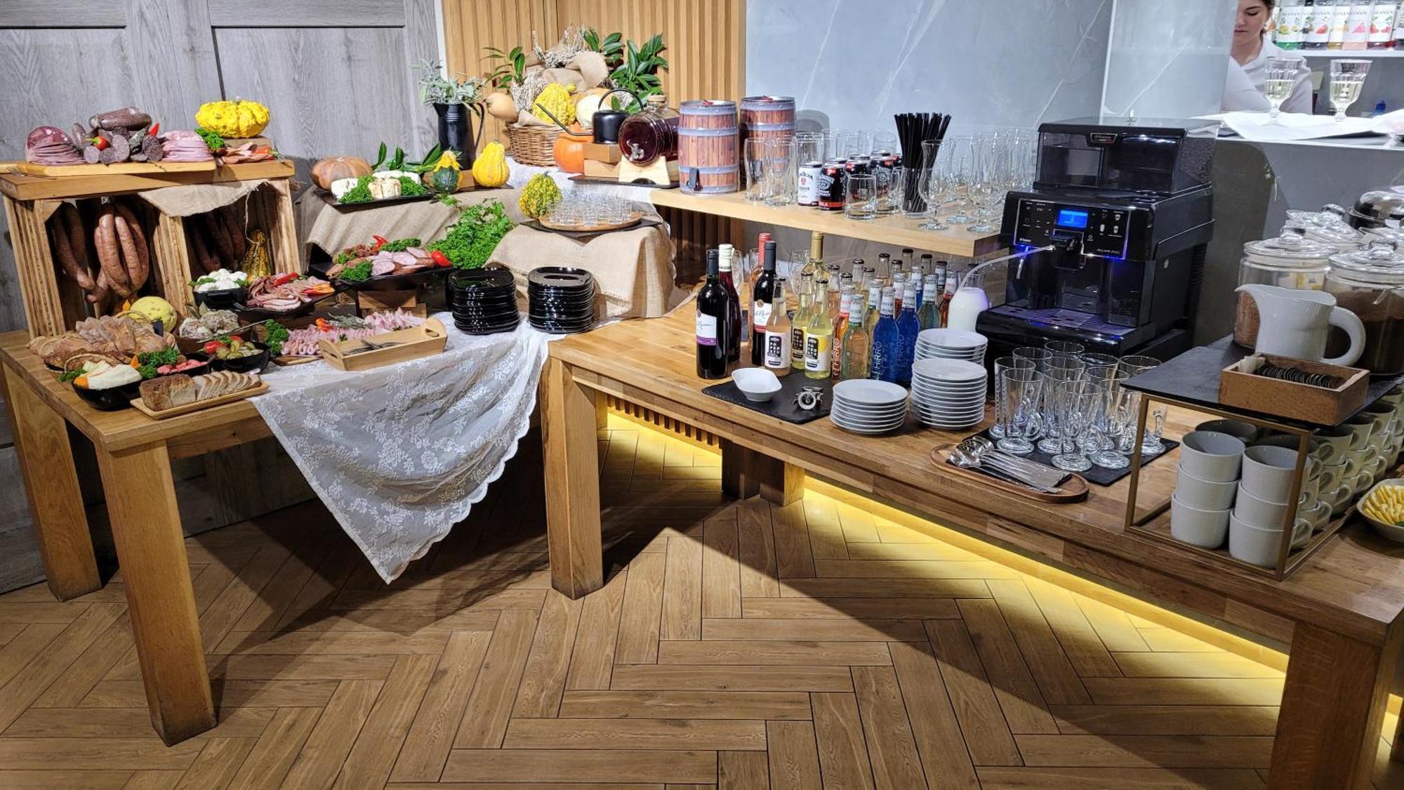 Hotel & Restauracja Wroblewscy Karniewo Экстерьер фото