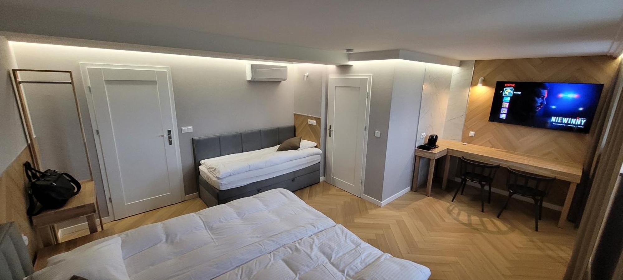 Hotel & Restauracja Wroblewscy Karniewo Экстерьер фото