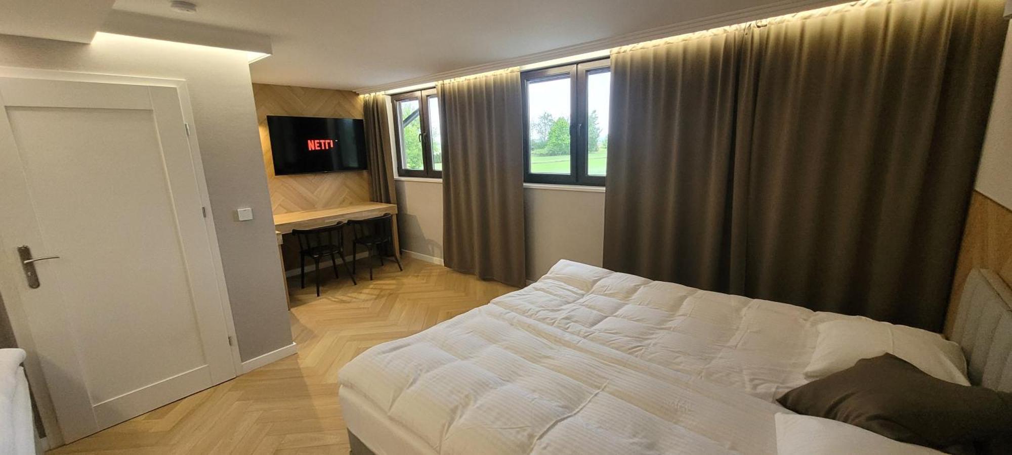 Hotel & Restauracja Wroblewscy Karniewo Экстерьер фото